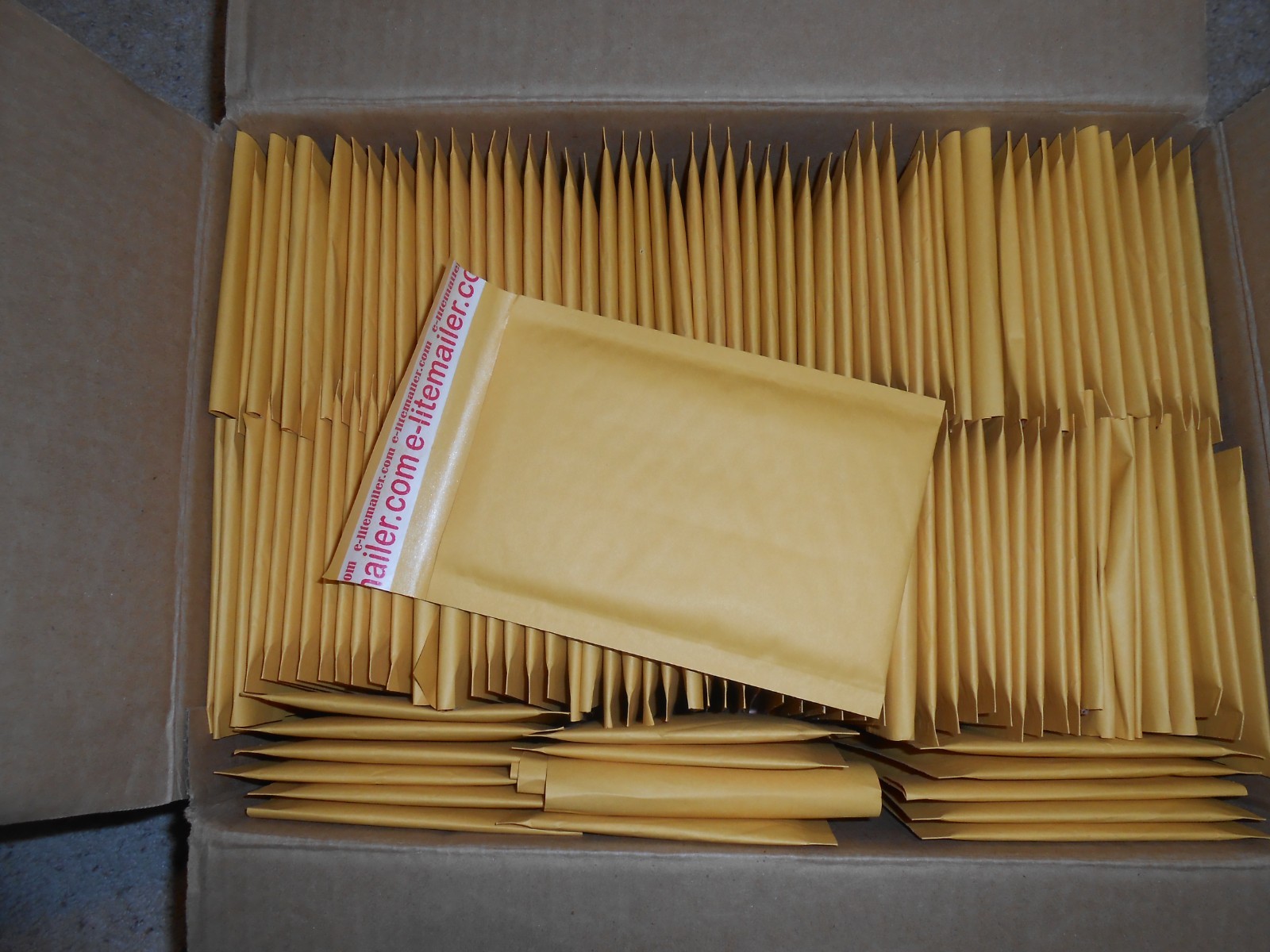 125 Bubble Mailers Padded Envelope #000 4 x 7 useable space